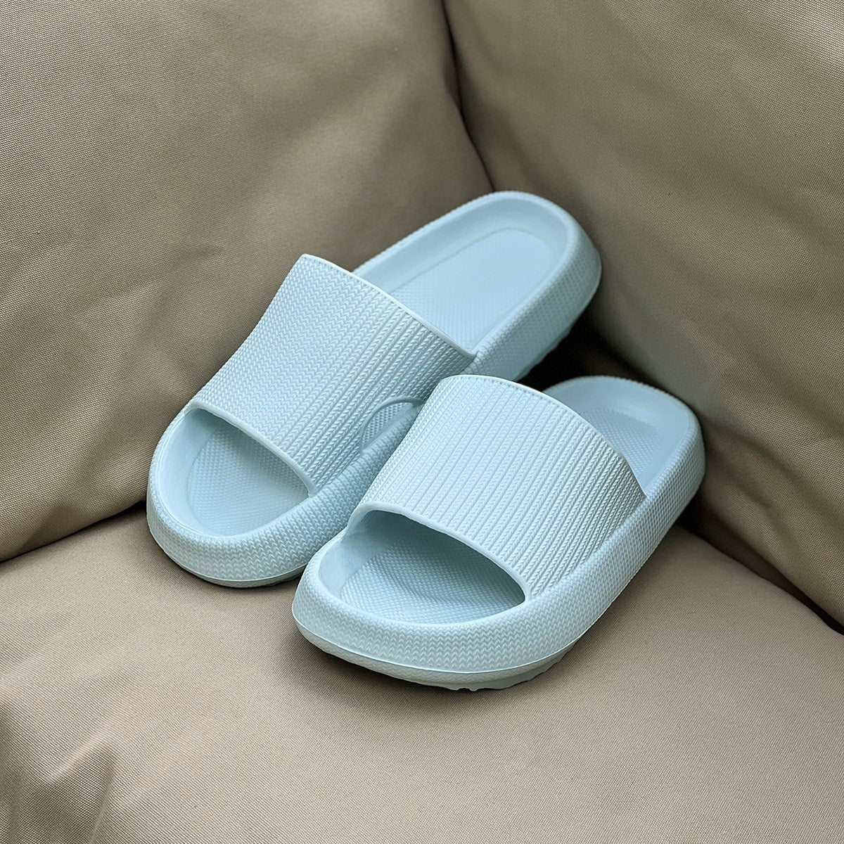 https://cdn.shopify.com/s/files/1/0666/3333/5082/products/5_Photoshoot_Cloud-Slides_Ocean_Blue_thecloudslides_com_without_logo-min.jpg?v=1759417122